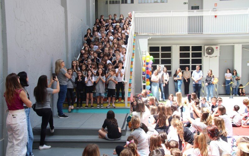 Inauguração de novo prédio da Unidade Oswaldo Cruz da IENH com apresentação de canto dos alunos | abc+