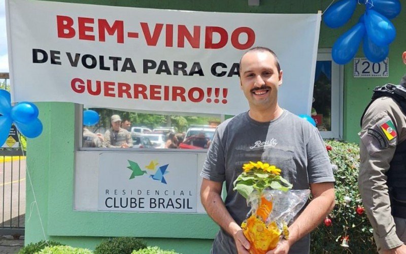 Policial militar João Paulo Farias, de 26 anos, recebeu alta hospitalar neste sábado