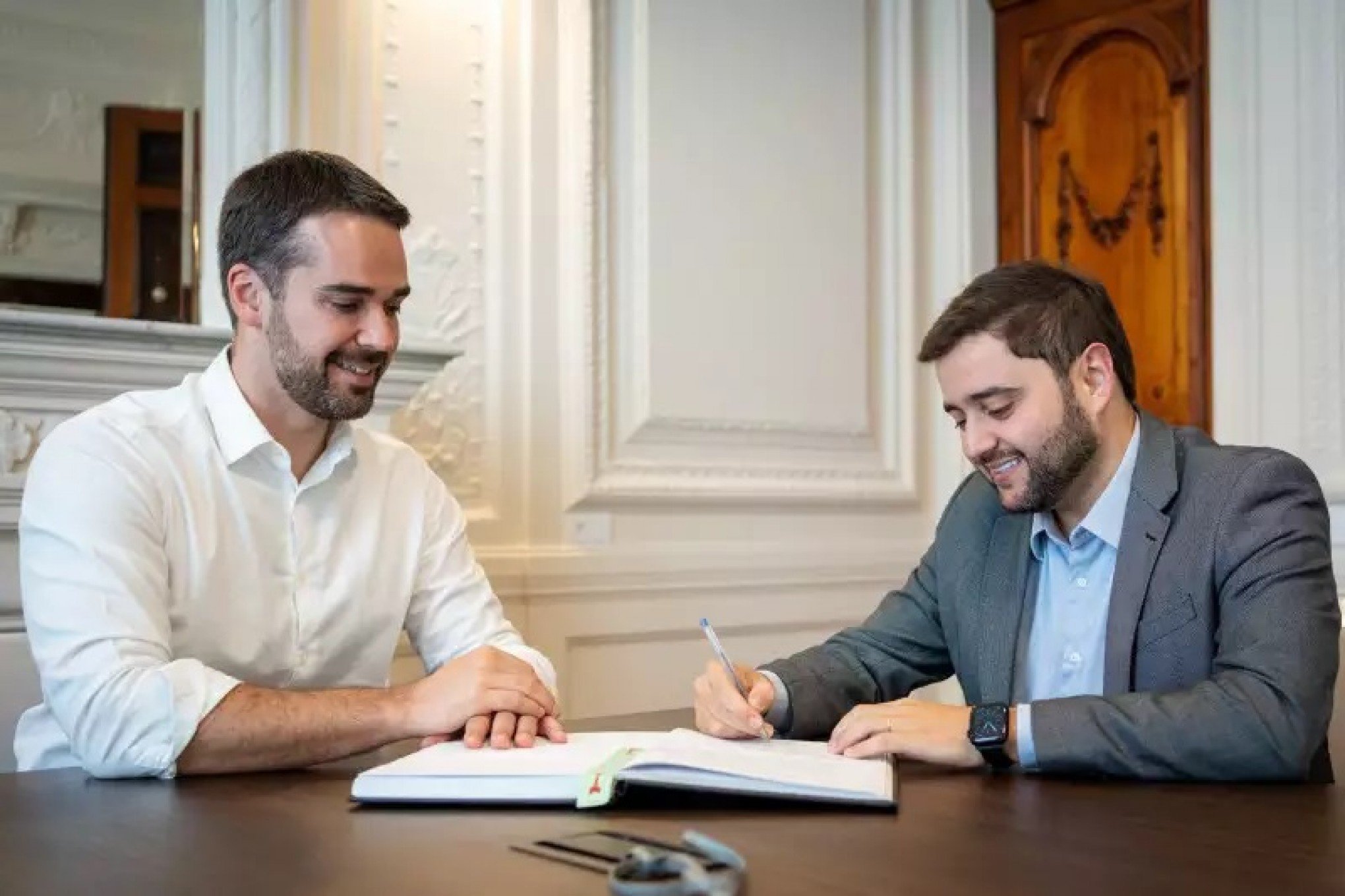 Gabriel Souza assume governo do RS até o dia 28 de novembro