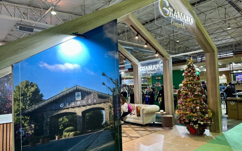 Estande da Secretaria de Turismo de Gramado no Festuris 2024