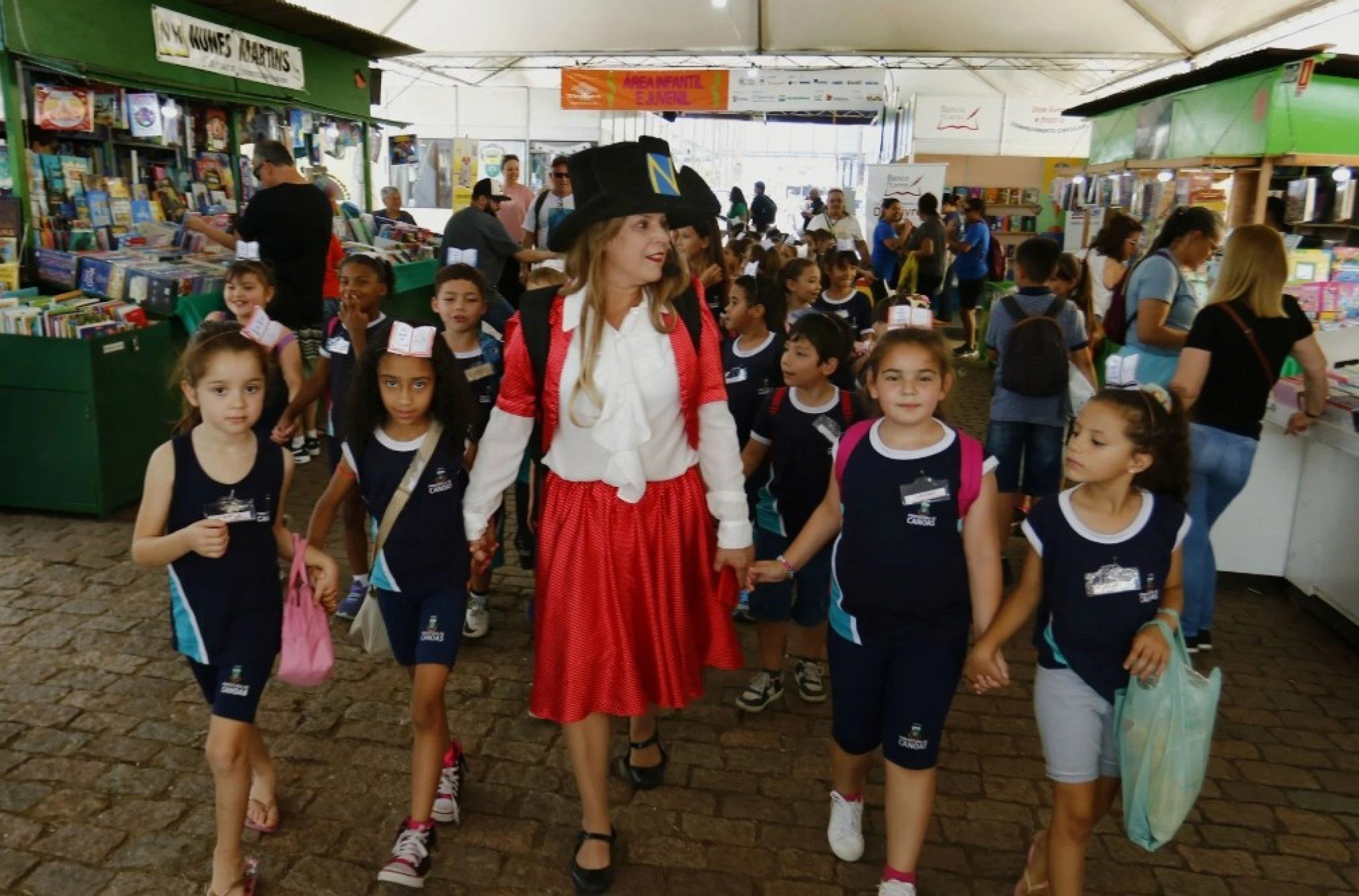 Tarde para as crianças de Canoas "turistarem" pela 70ª Feira do Livro de Porto Alegre