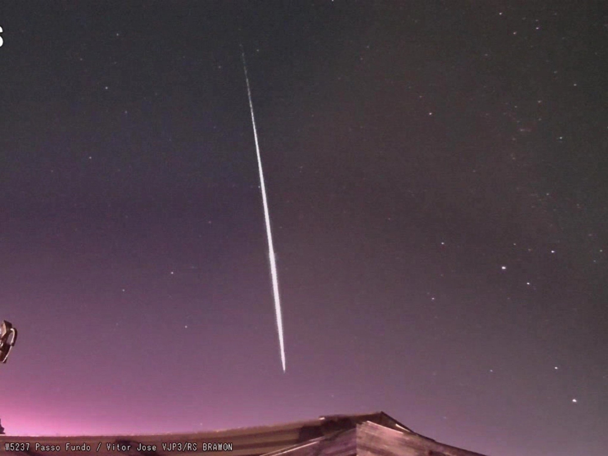 VÍDEO: Dezenas de meteoros iluminam céu do RS; veja espetáculo