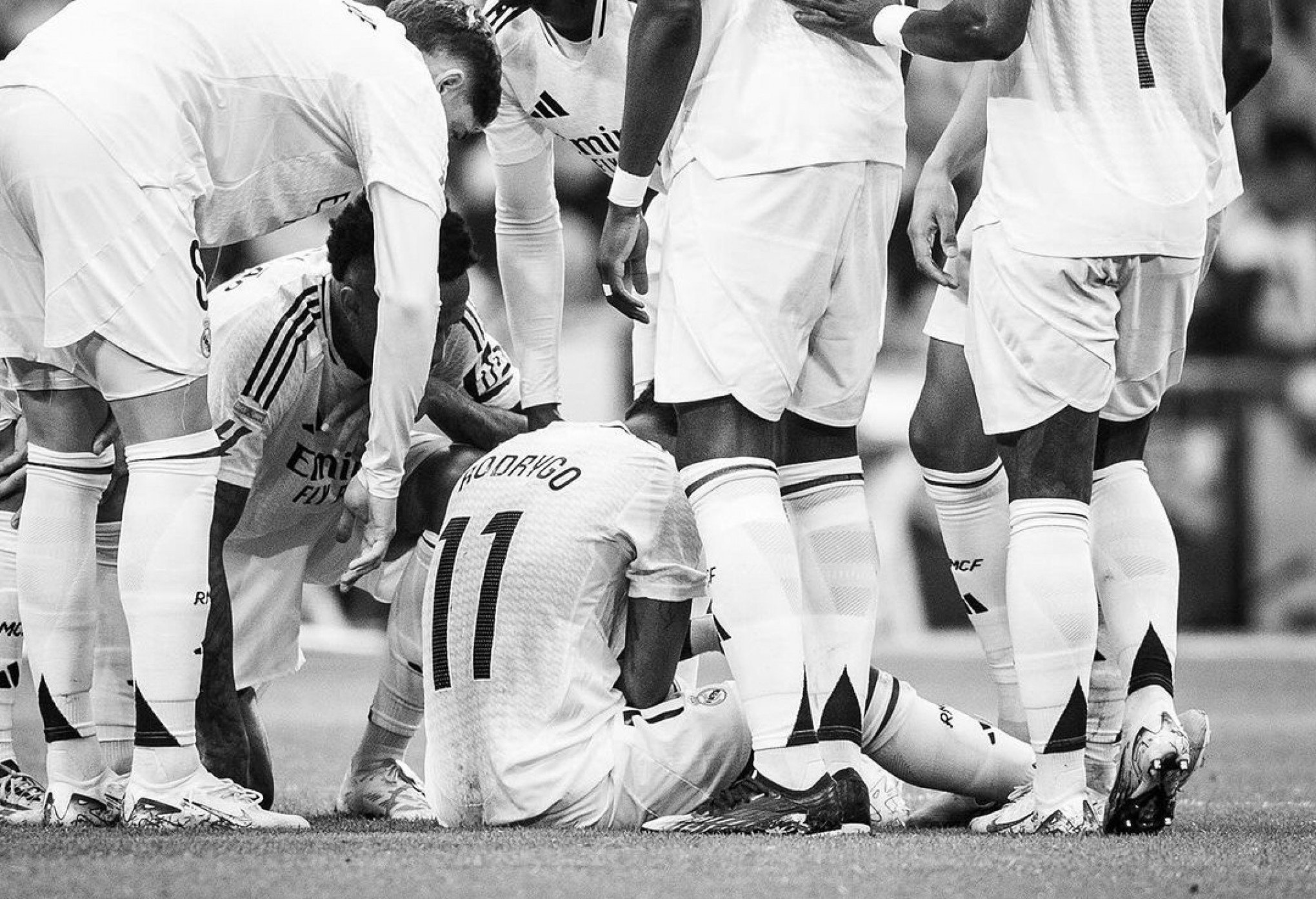 Rodrygo pode ficar afastado do gramados por até seis semanas