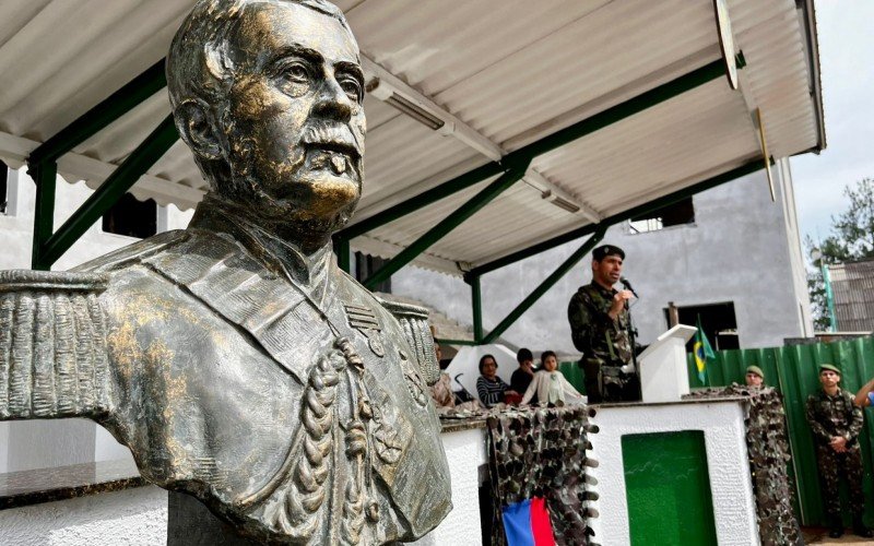 Comandante do 19º BIMtz, o coronel Celso Brasil Nascimento, discursou durante o evento 