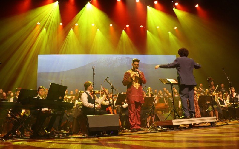 Apresentações encantaram o público no Teatro Feevale