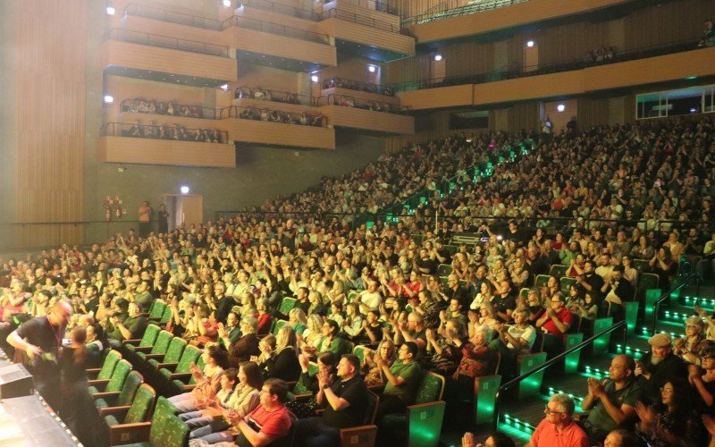 Apresentações encantaram o público no Teatro Feevale