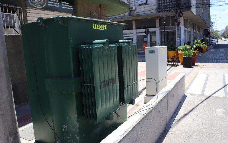 Transformadores já foram instalados em algumas quadras