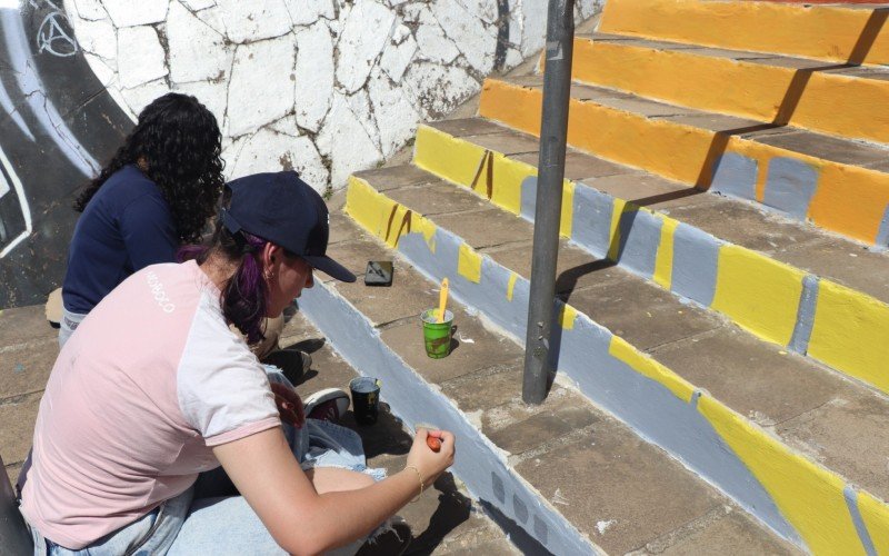 Escadaria foi revitalizada com pintura sobre o bicentenário da imigração alemã