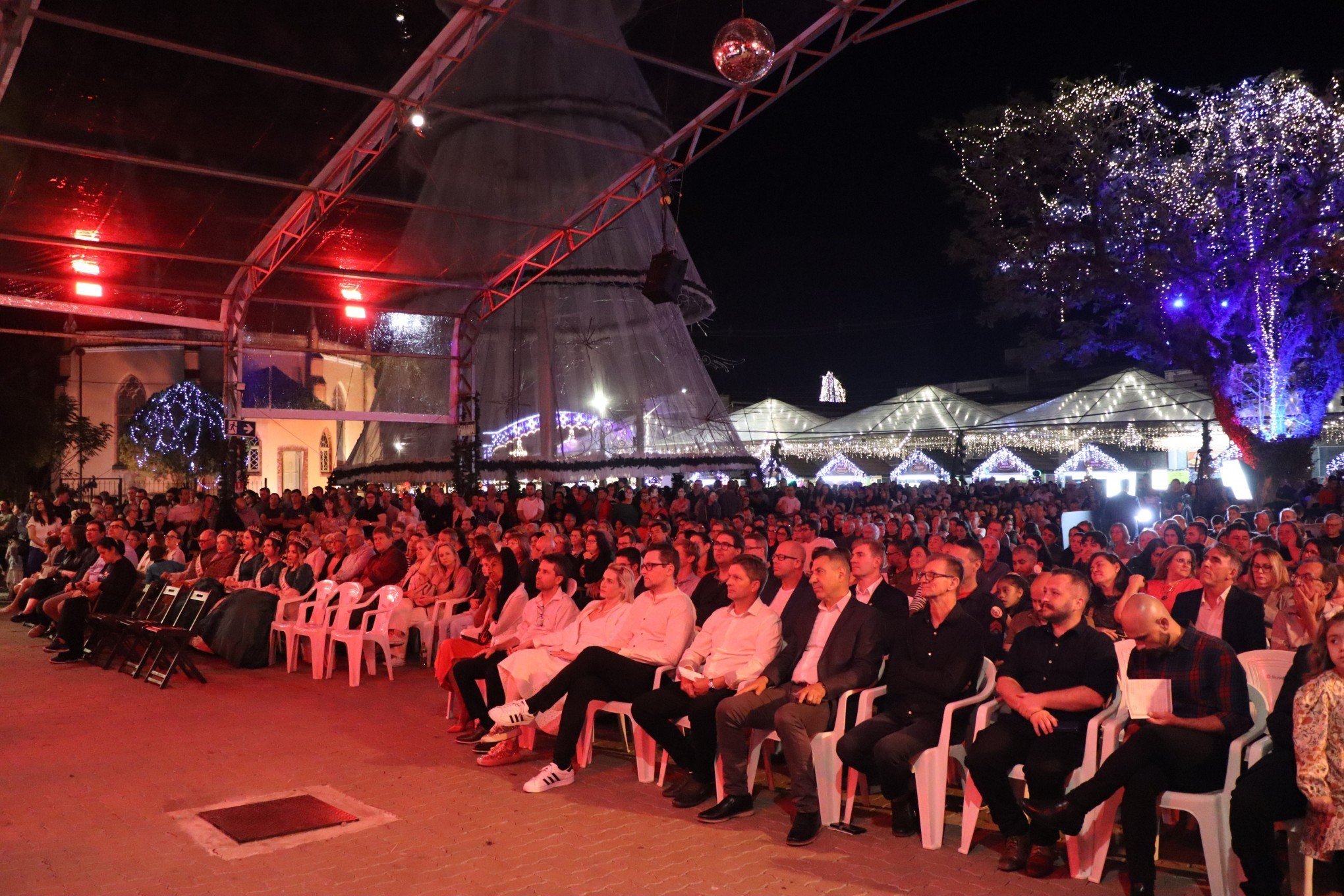 Abertura do Natal dos Anjos de Dois IrmÃ£os