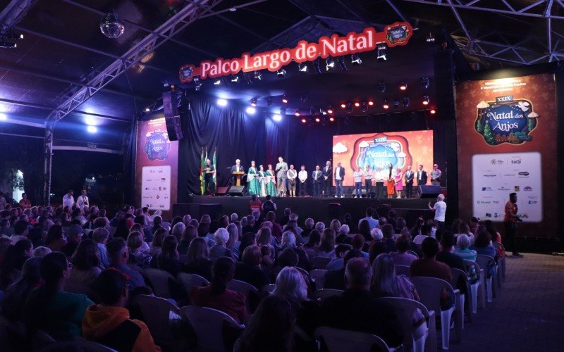 Abertura do Natal dos Anjos de Dois IrmÃ£os