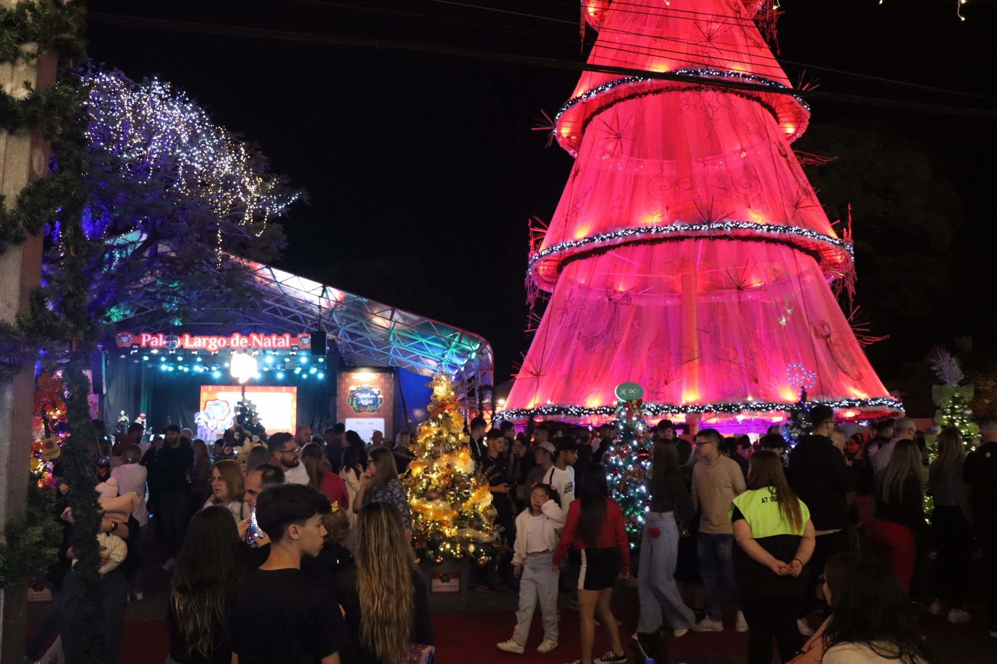 Abertura do Natal dos Anjos de Dois IrmÃ£os