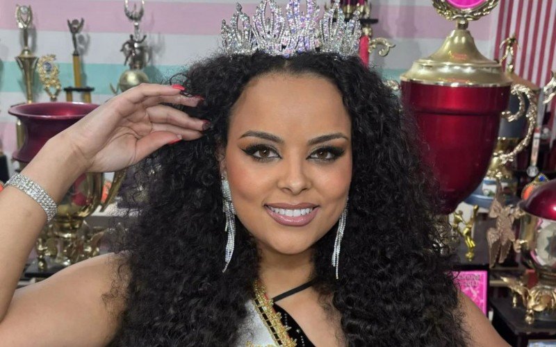 Juliana Mello representará Escola de Samba Protegidos na escolha da corte do carnaval de Porto Alegre 2025 | abc+