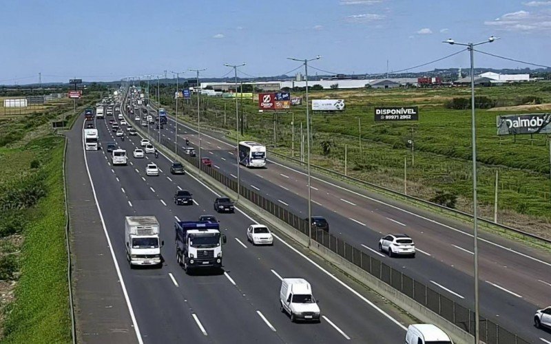 CCR ViaSul projeta que cerca 262 mil veículos trafeguem pela BR-290 até segunda-feira (18) | abc+