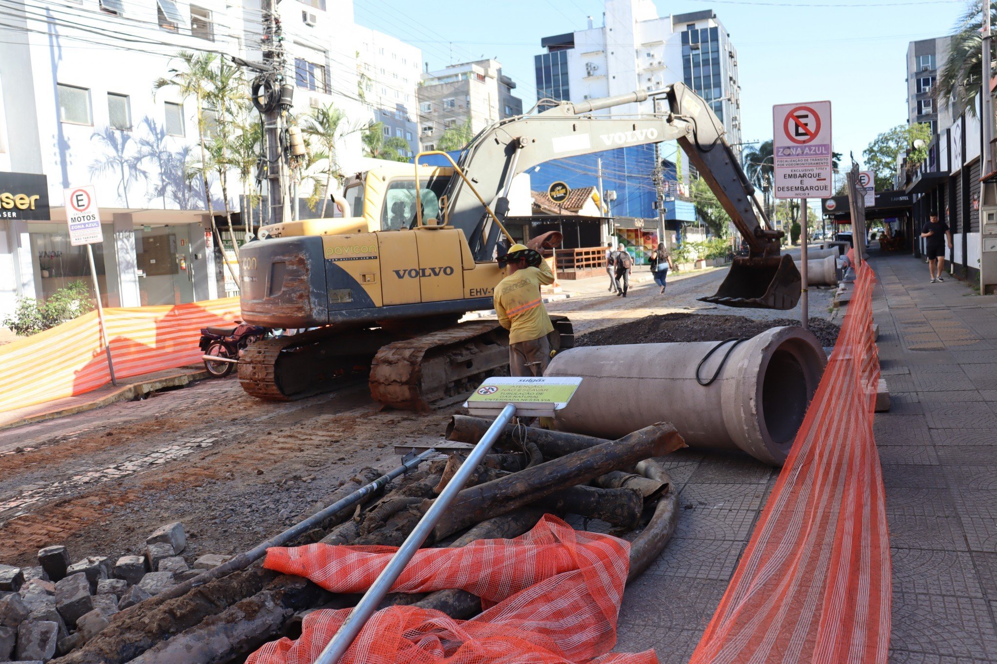 Após abaixo-assinado, Prefeitura afirma que obra na Rua Independência seguirá avançando