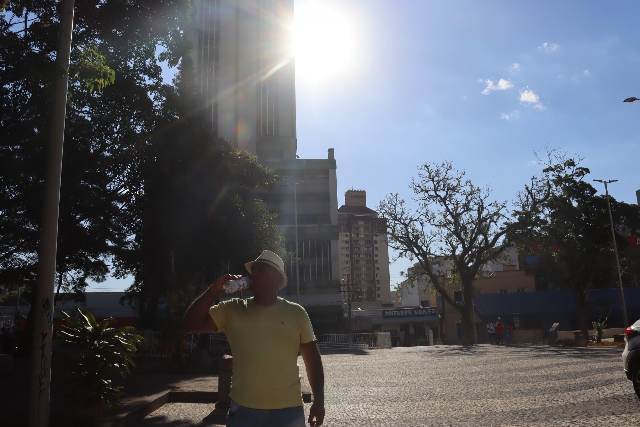 PREVISÂO DO TEMPO: Grande Porto Alegre terá dia de "verão" antes de virada no tempo com tempestades