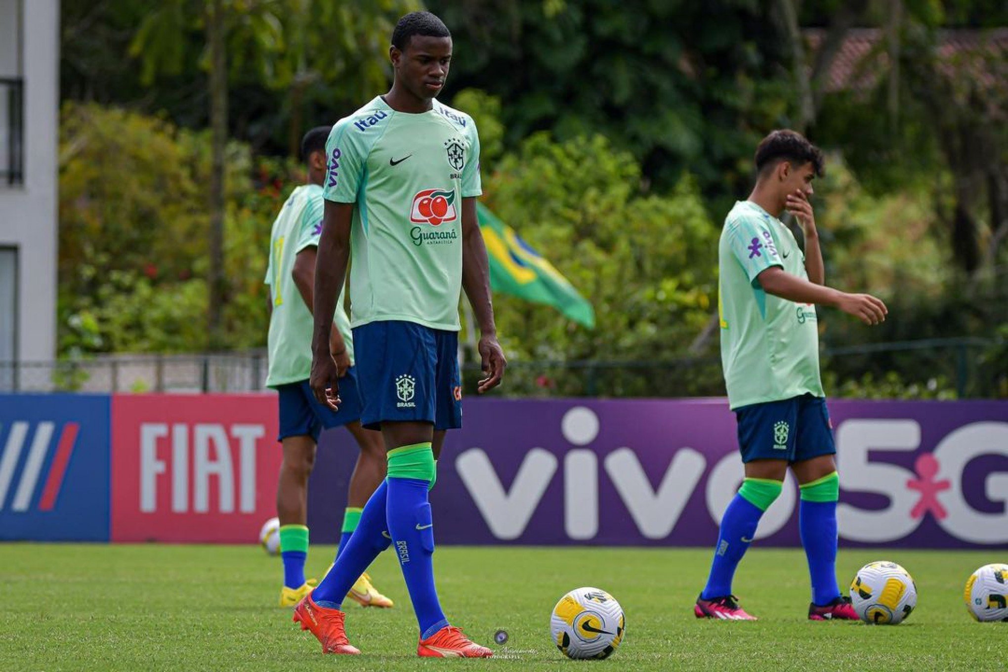 Promessa do Inter faz 4 gols em jogo da seleção brasileira sub-20