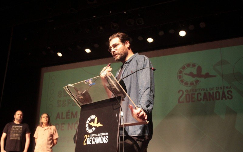 Ator Thiago Lacerda participou da exibição do longa Além de Nós no 2º Fecic