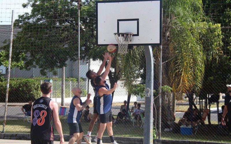 Partidas aconteceram na quadra da Praça do Foguete, em Novo Hamburgo