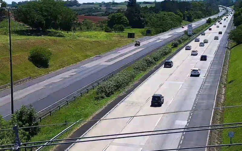 Imagem do movimento na free way no começo da tarde de domingo | abc+