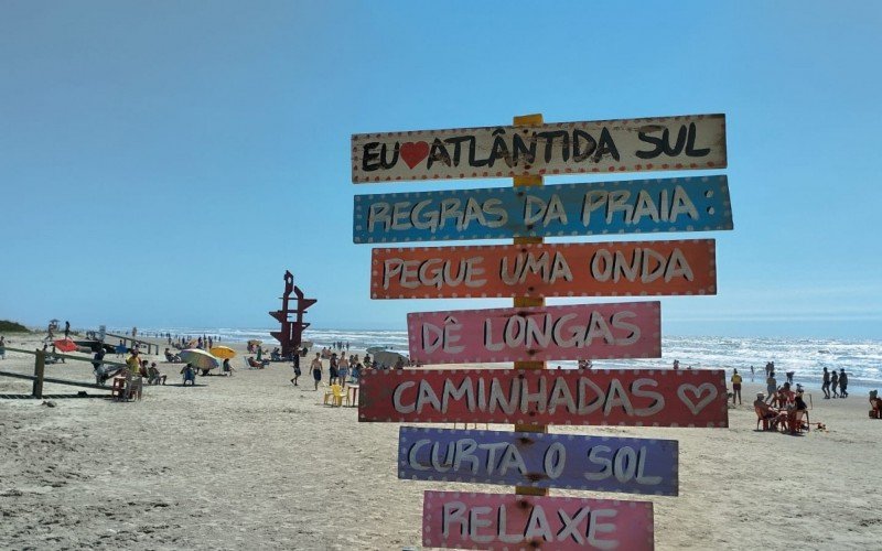 Calor também marca presença nas praias neste domingo, com sol e mar limpo | abc+