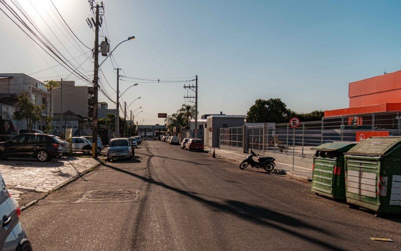Rua André da Rocha, ao lado do Via Atacadista, passa a ter sentido único a partir de segunda-feira (18)