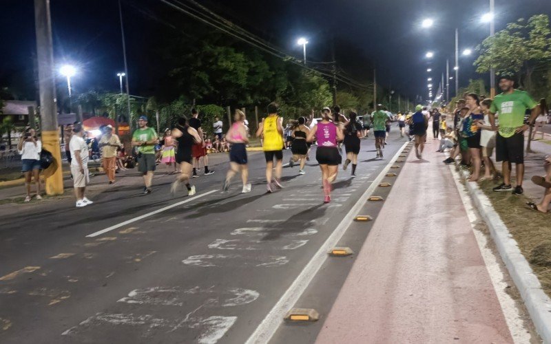 5ª GCM Night Run, em comemoração ao aniversário da GCM, ocorreu na noite deste sábado (16)