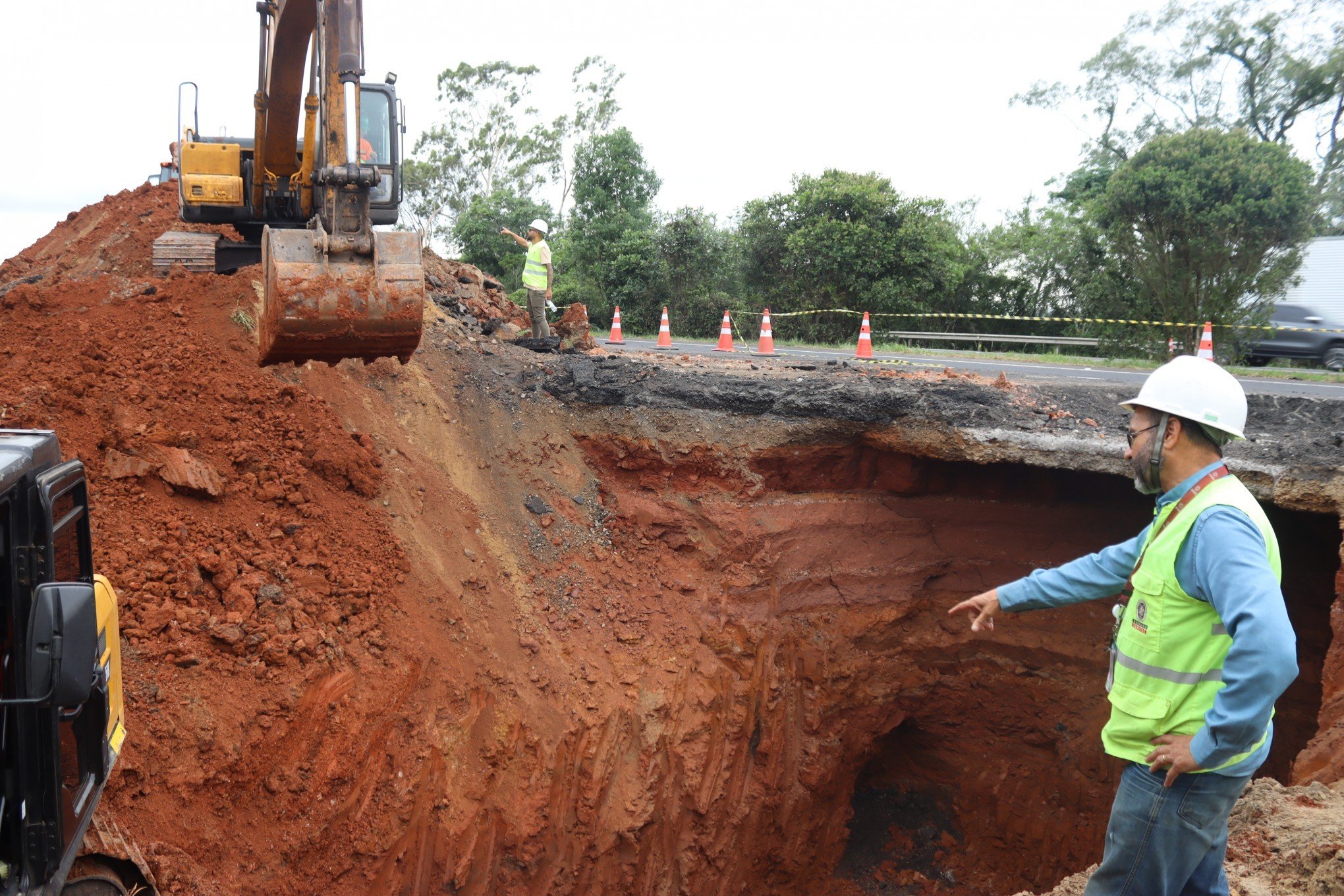 FREE WAY: CCR ViaSul chega a conclusão sobre causa da cratera na rodovia; entenda