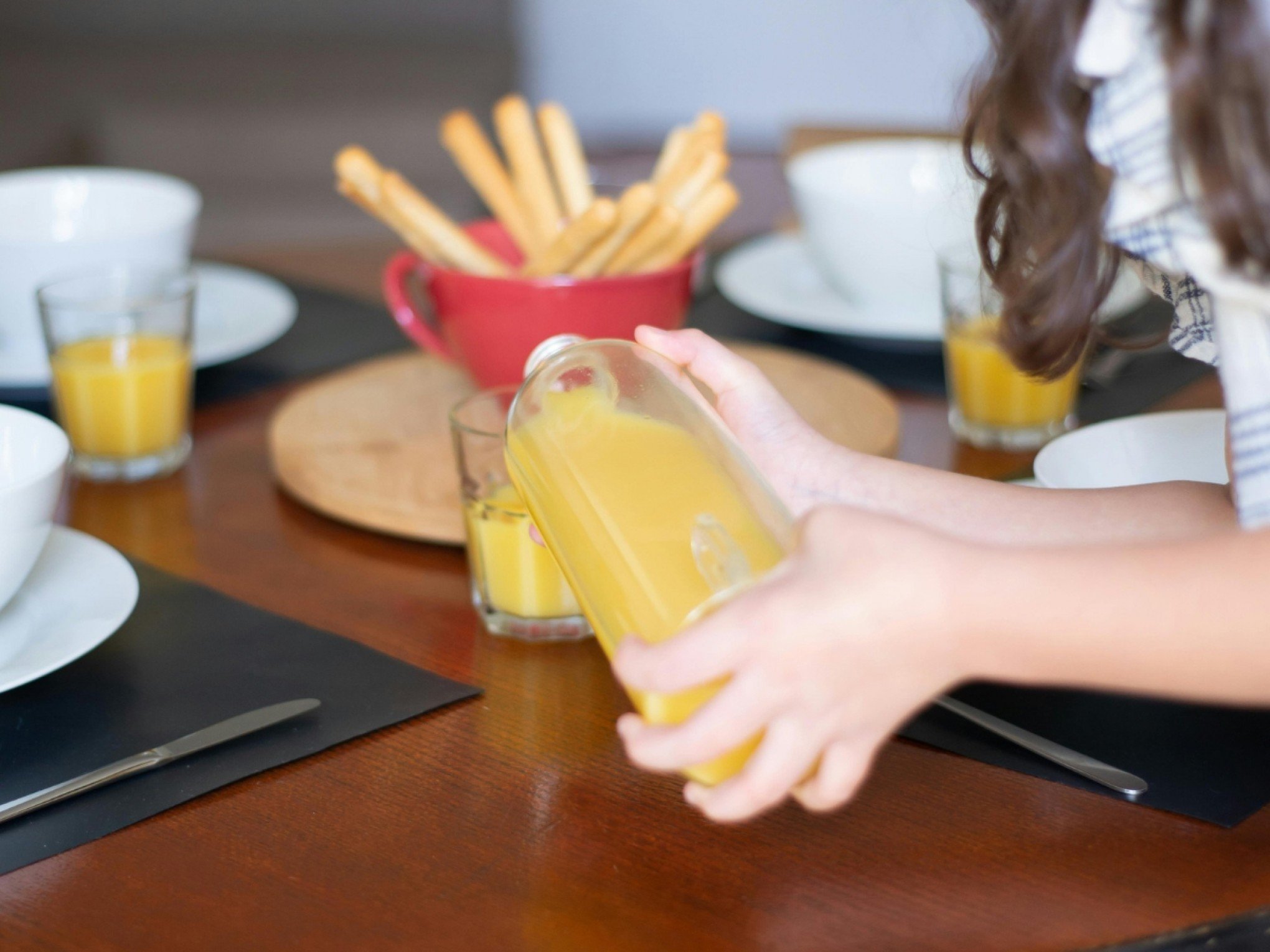 RECEITAS: Quer cortar o refrigerante? Veja como fazer uma Fanta laranja caseira completamente natural