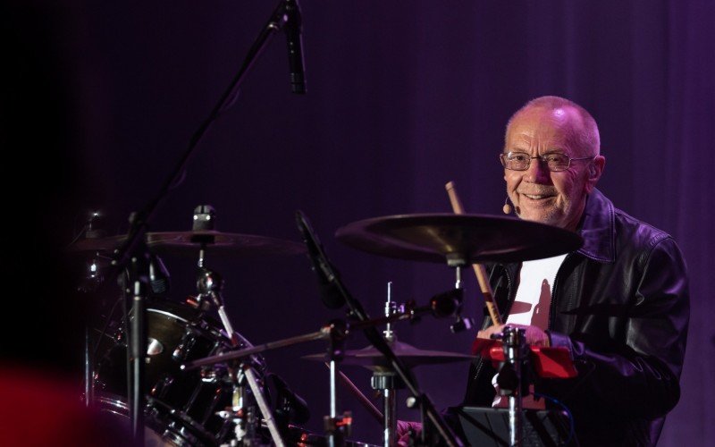 Baterista do Bee Gees, Colin Petersen morreu aos 78 anos | abc+