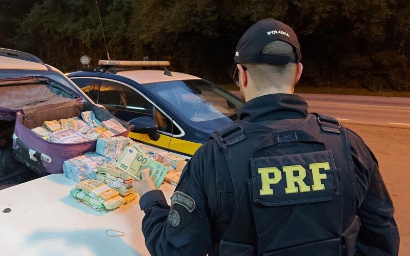 Mala cheia de euros, dólares e reais é encontrada pela PRF com funcionário de banco em fuga | abc+