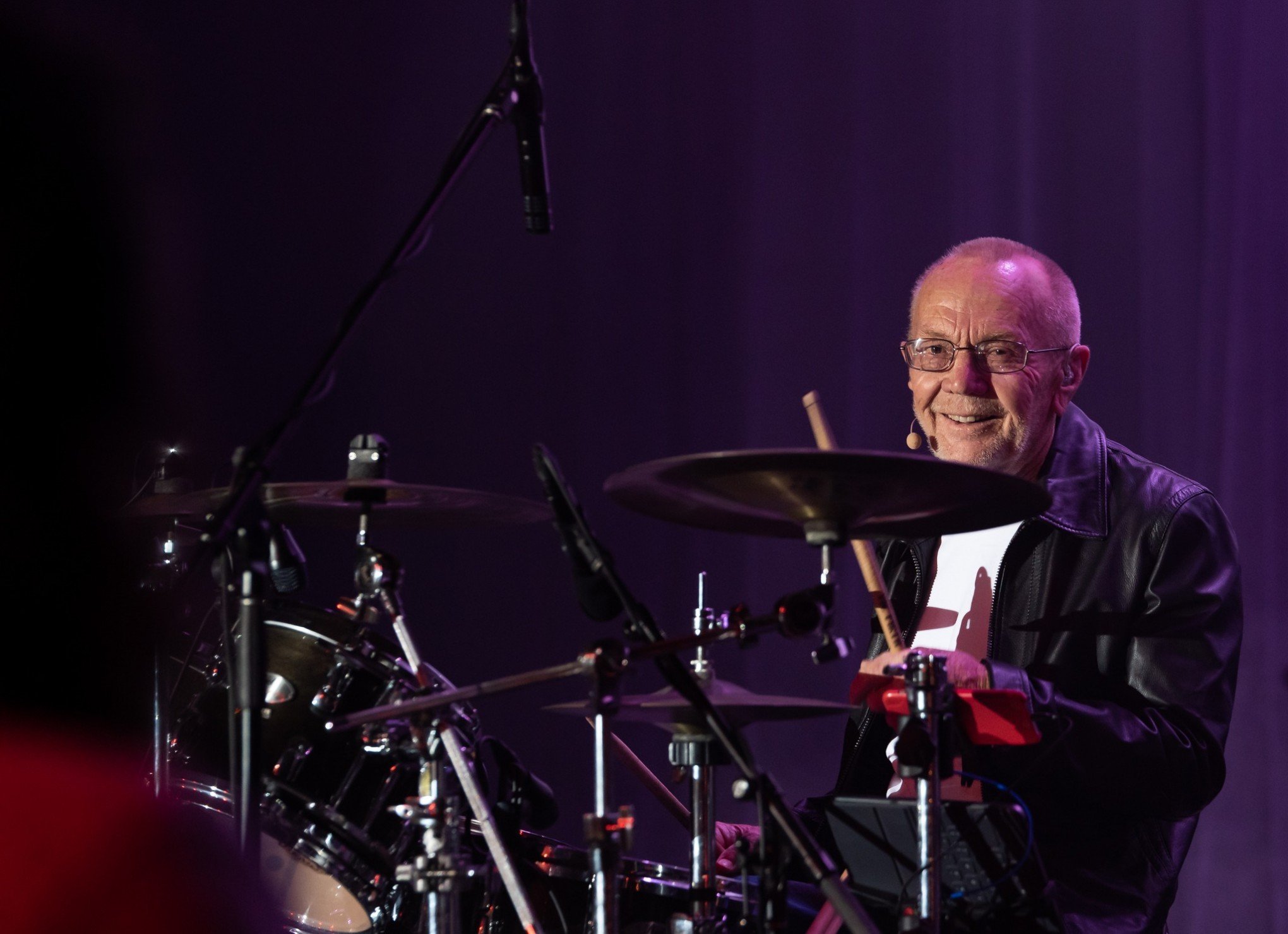 Morre o primeiro baterista do Bee Gees aos 78 anos