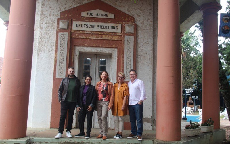 Jorge Stocker Júnio, Luana Khodja, Carmem Kauer (vice-presidente cultura da Sociedade Aliança), Luciane Jantsch e Ralfe Cardoso | abc+