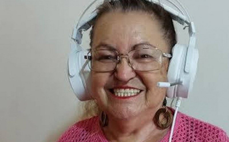 Conheça a vovó gamer de 71 anos que conquistou mais de 800 mil seguidores no TikTok