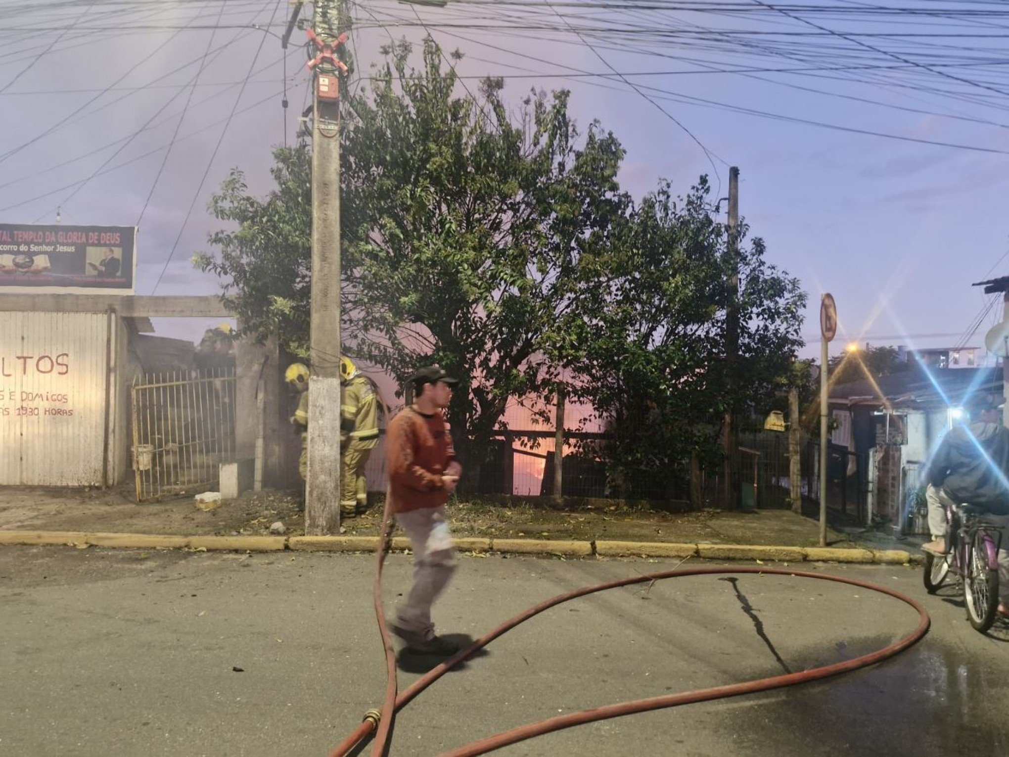 Casa do bairro Industrial foi destruída por incêndio