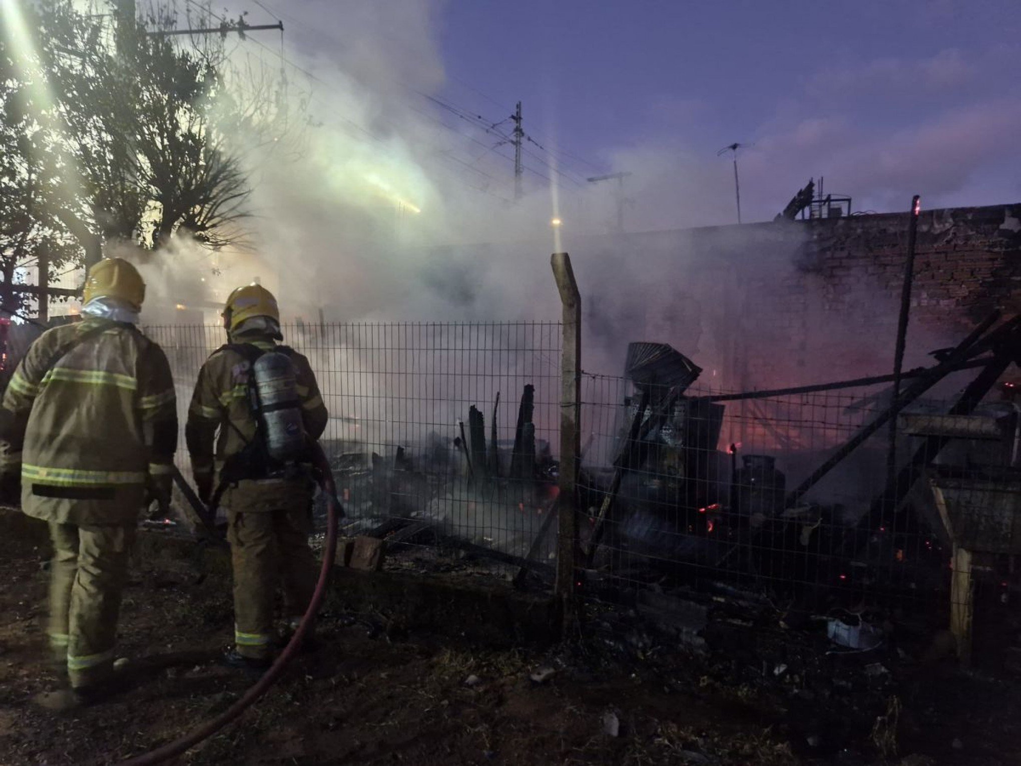 Casa do bairro Industrial foi destruída por incêndio