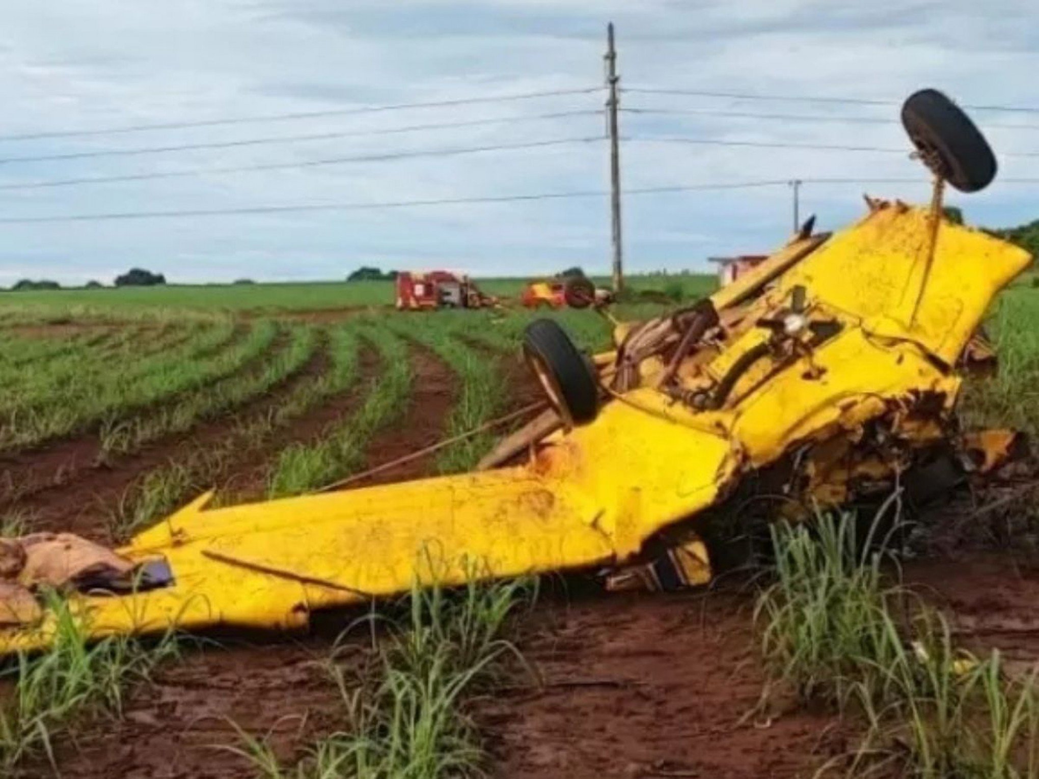 Queda de avião de pequeno porte mata piloto em zona rural