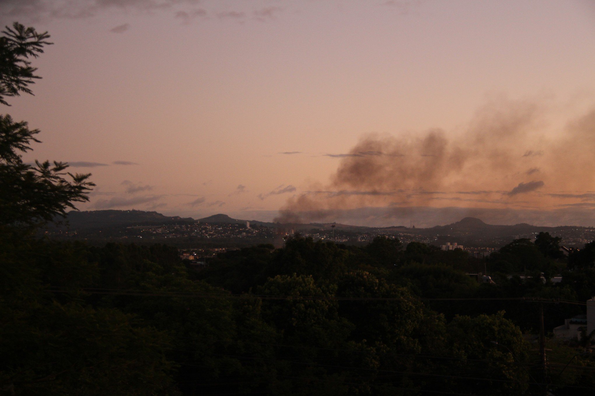 Casa do bairro Industrial foi destruída por incêndio