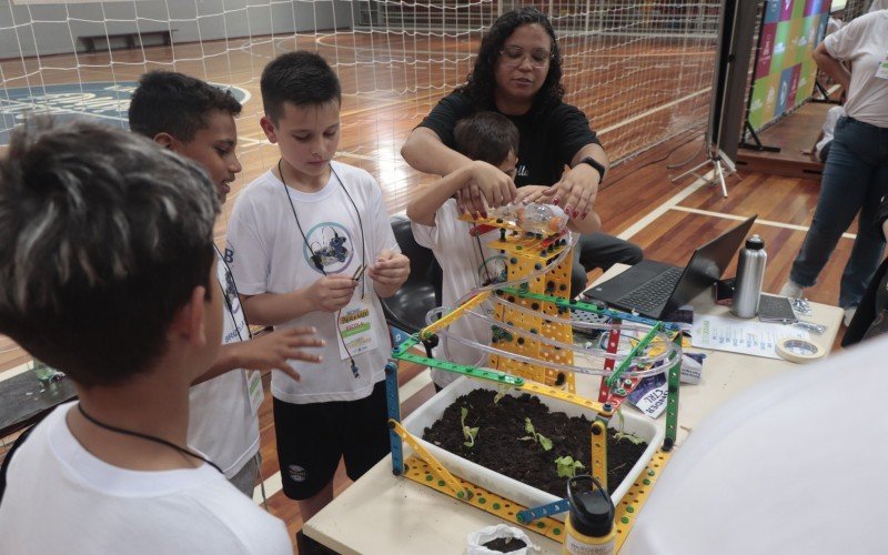 Alunos desenvolveram projetos que buscam resolver problemas do cotidiano | abc+