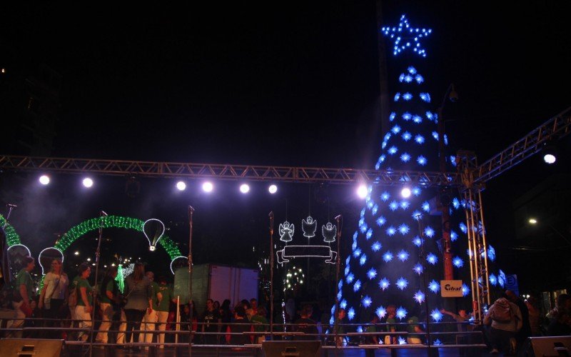 Luzes foram acesas, dando início ao Natal Mágico