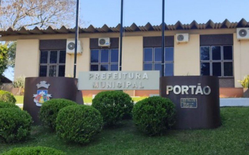 "Perguntou se queriam morrer rindo ou chorando": Servidor público invade prefeitura da região, assusta e ameaça prender prefeito