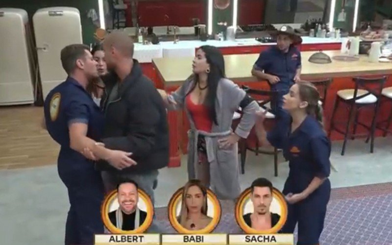 Sacha, Babi, Fernando e Vanessa discutiram após justificativas em A Fazenda 16 | abc+