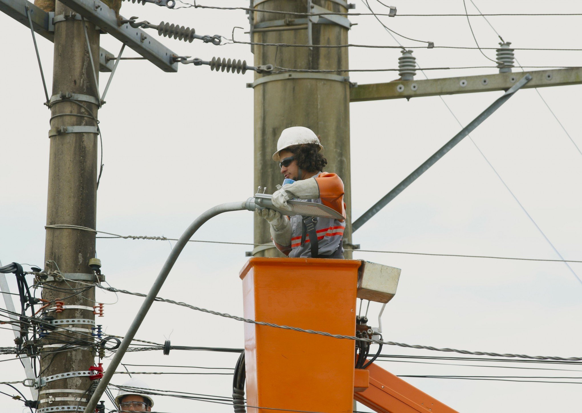 Canoas projeta mais de 10 mil lâmpadas de LED até dezembro