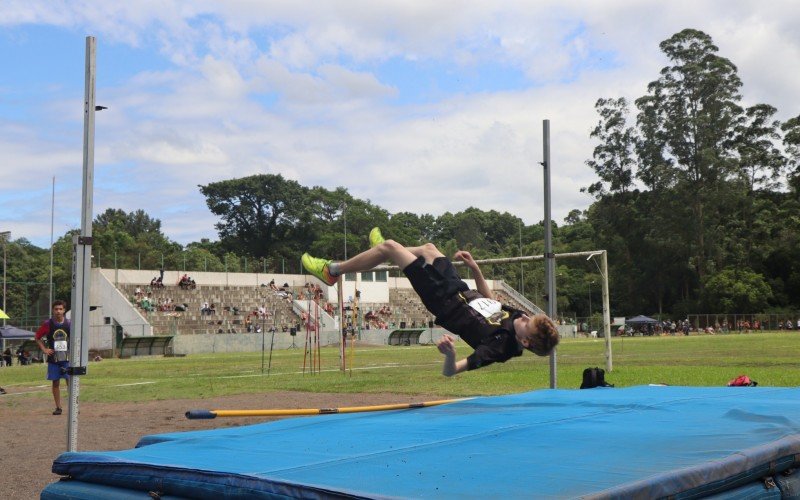 300 atletas de 12 equipes de todo o Estado participaram das provas de corrida, saltos e lançamentos | abc+