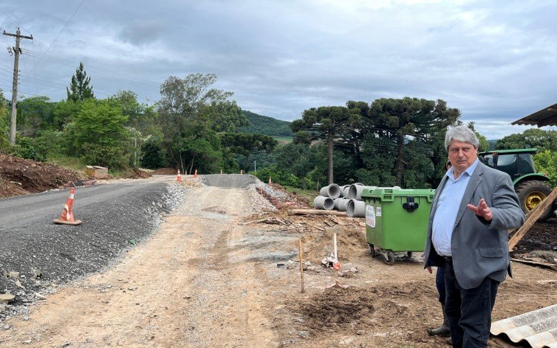 Avançam as obras de pavimentação na Linha Marcondes