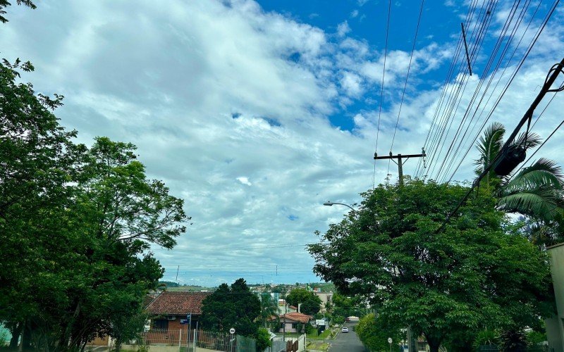 Sábado (28) começou com sol entre nuvens em grande parte da região | abc+