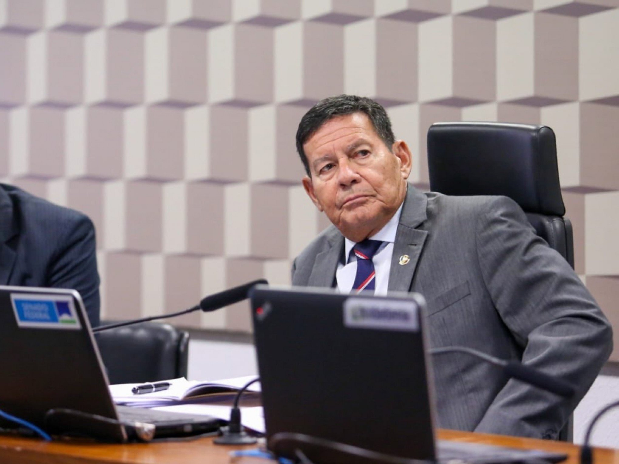 "É crime escrever bobagem?", questiona Mourão e chama plano de golpe de fanfarronada