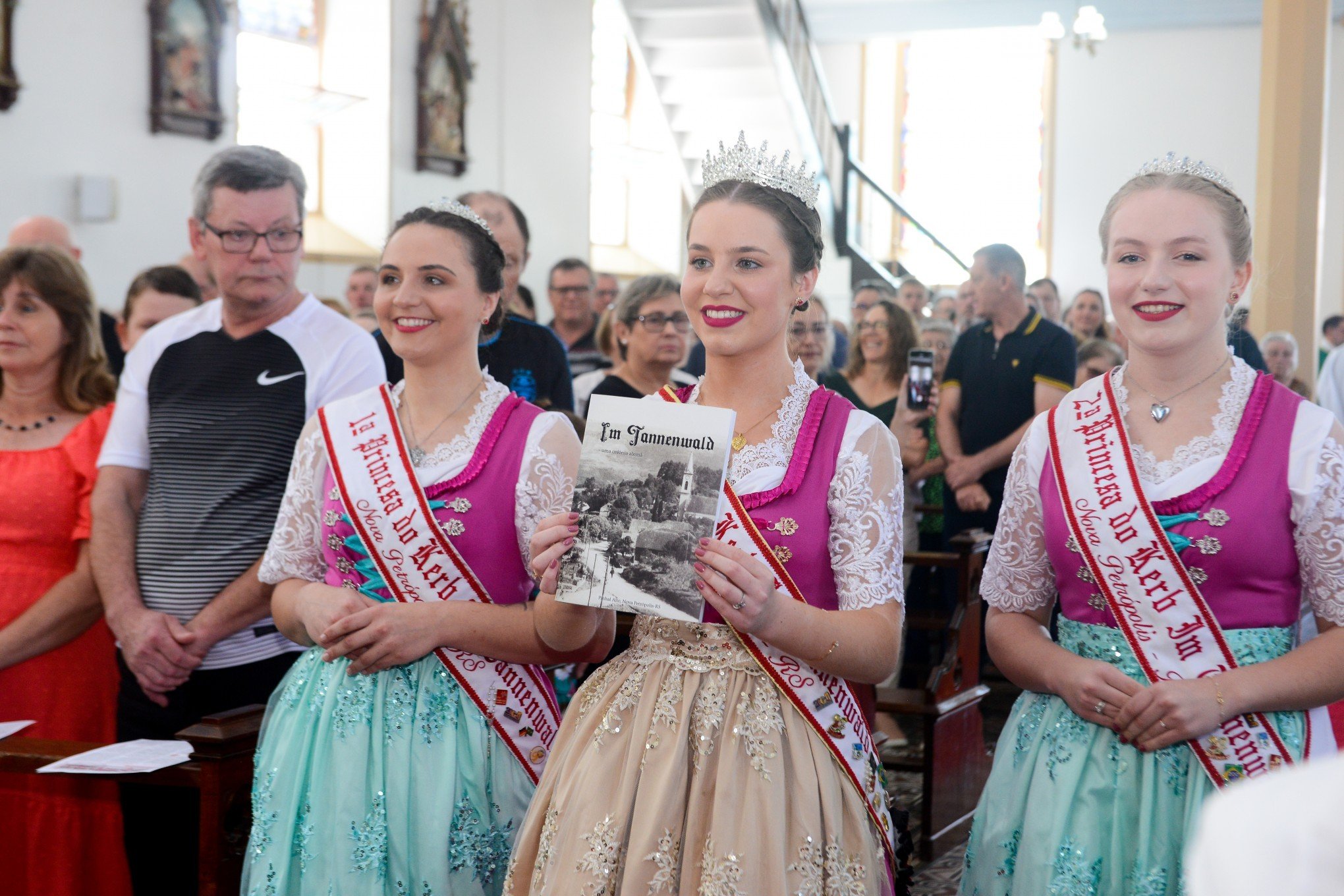 Livro sobre história da comunidade do Pinhal Alto é lançada e celebra 200 anos da Imigração Alemã; veja mais