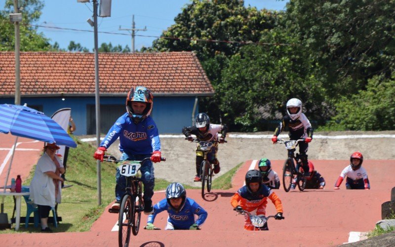 Mais de 200 atletas participaram da última etapa do Gaúcho de BMX em 2024