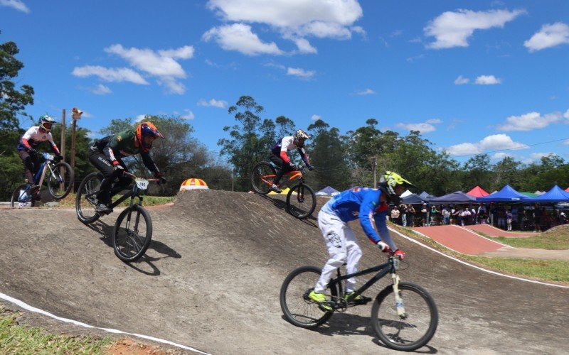 Mais de 200 atletas participaram da última etapa do Gaúcho de BMX em 2024