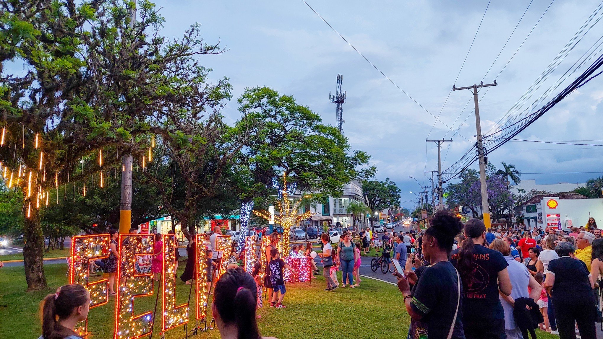 Abertura do 3º Natal da Rótula do Bairro Rio Branco ocorre no próximo domingo